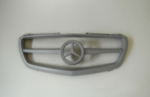 Kühlergrill für Mercedes Sprinter aus GFK, handlaminiert